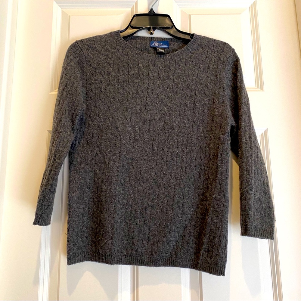 Beautiful gray women’s cashmere sweater